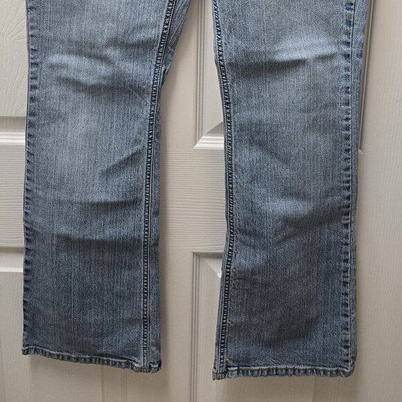 LeviStrauss Women Stretch Lowrise Bootcut Jean Junior 11 Medium - Picture 2 of 4